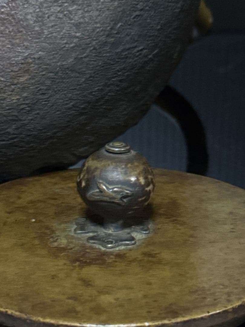 極上 中期 亀文堂 日本亀文 楼閣山水千鳥銀象嵌 蝙蝠象嵌提手 鉄瓶 茶道具