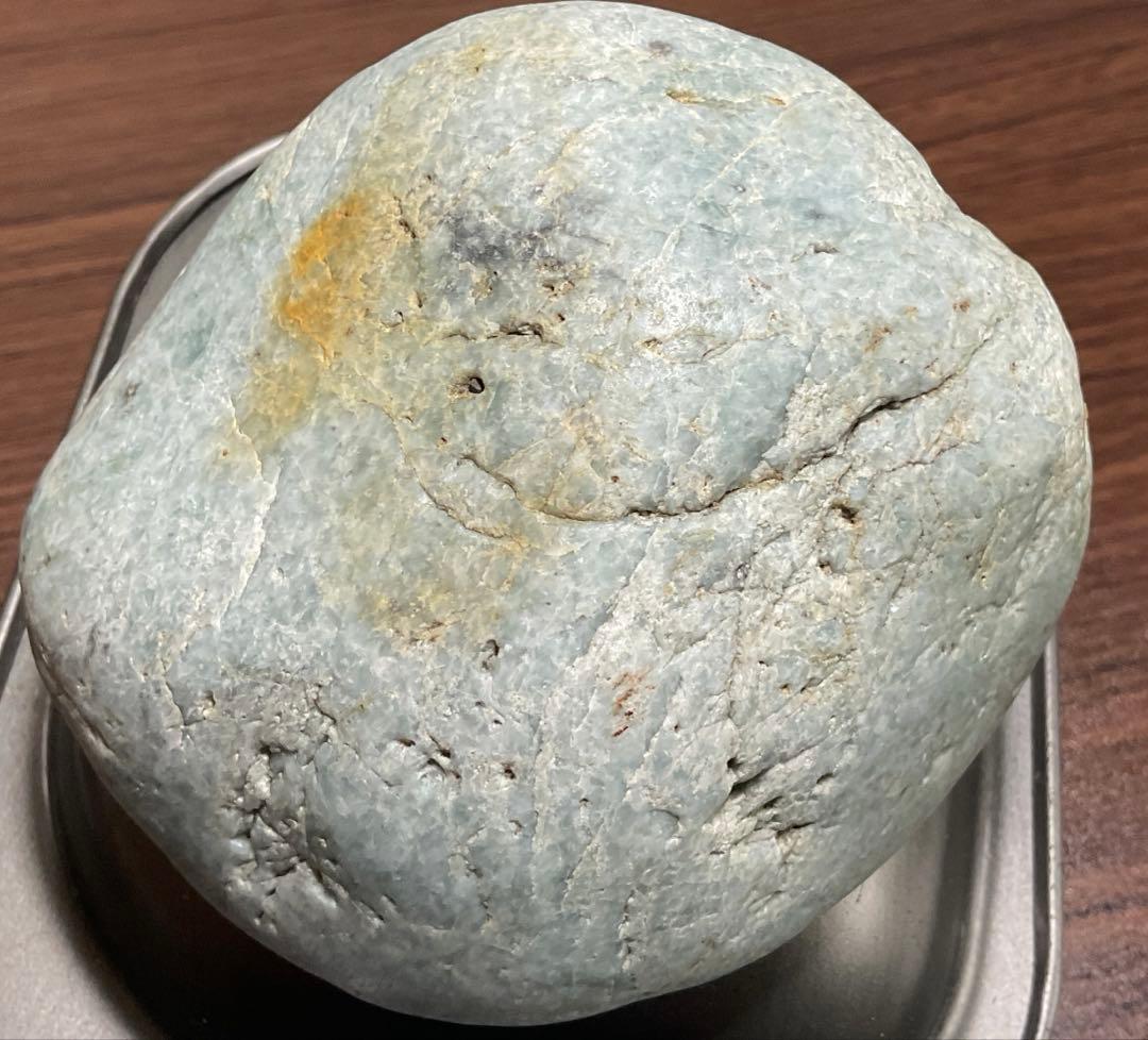 ［薄緑色　ずっしり］糸魚川翡翠海石742g ヒスイ　ひすい