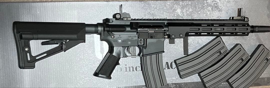 次世代電動ガン ブラック マガジン3本付き