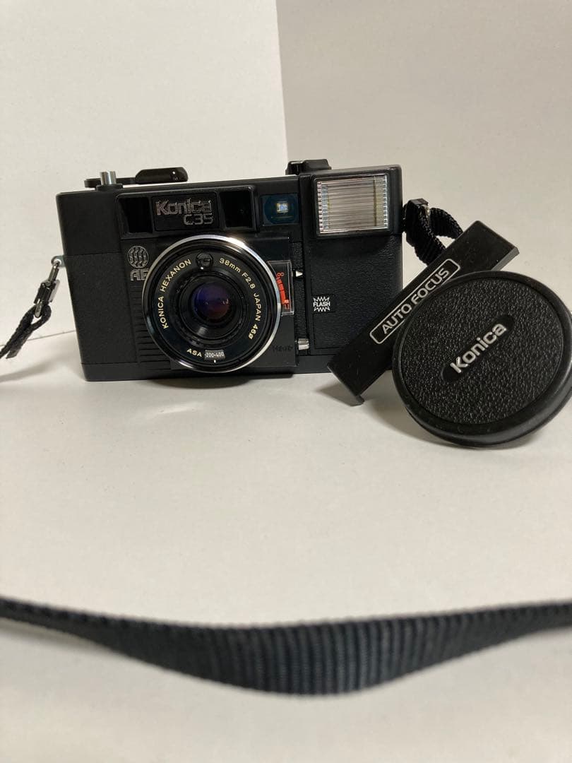Konica C35 コンパクトフィルムカメラ　※ケース一部破損