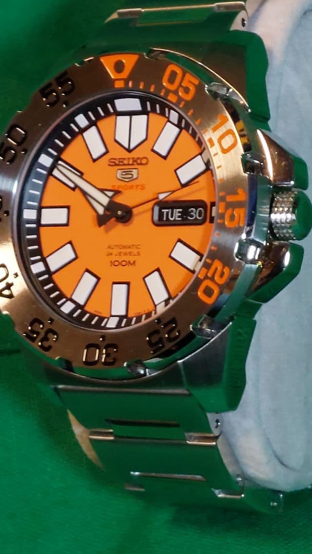 b*n様 SEIKO スポーツ5自動巻き 腕時計 オレンジ 100m防水