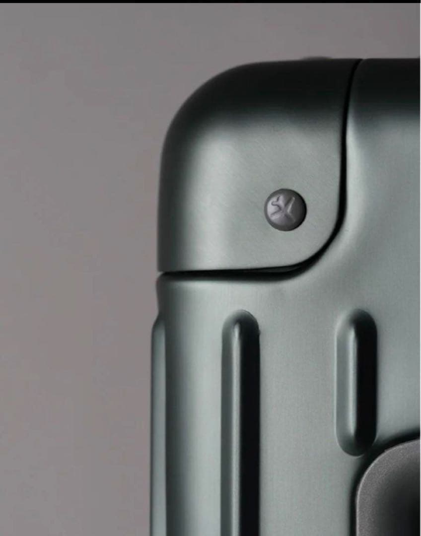 アルミ【新品】イノベーター 〈特典有り〉キャリーケース INV1811 スーツ