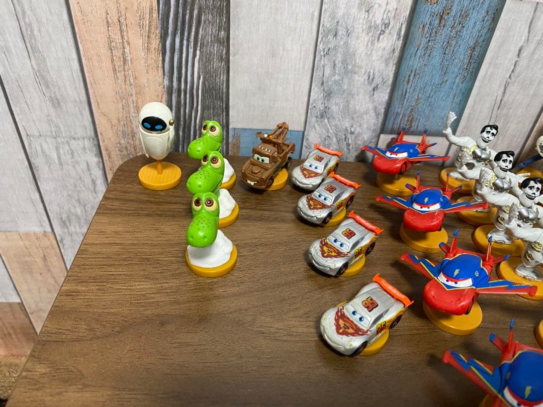 チョコエッグ ピクサー　まとめ売り 143体
