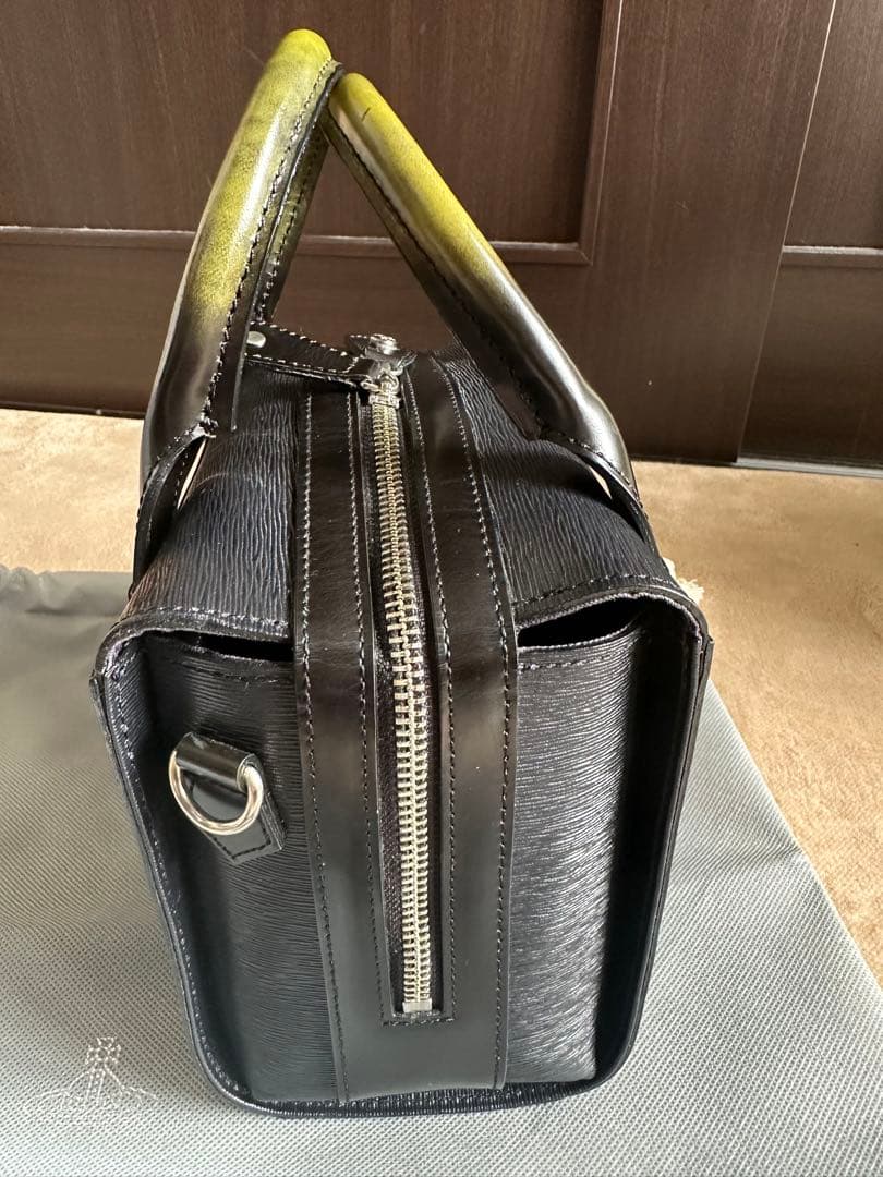 美品ヴィヴィアンウエストウッド　ハンドバッグ