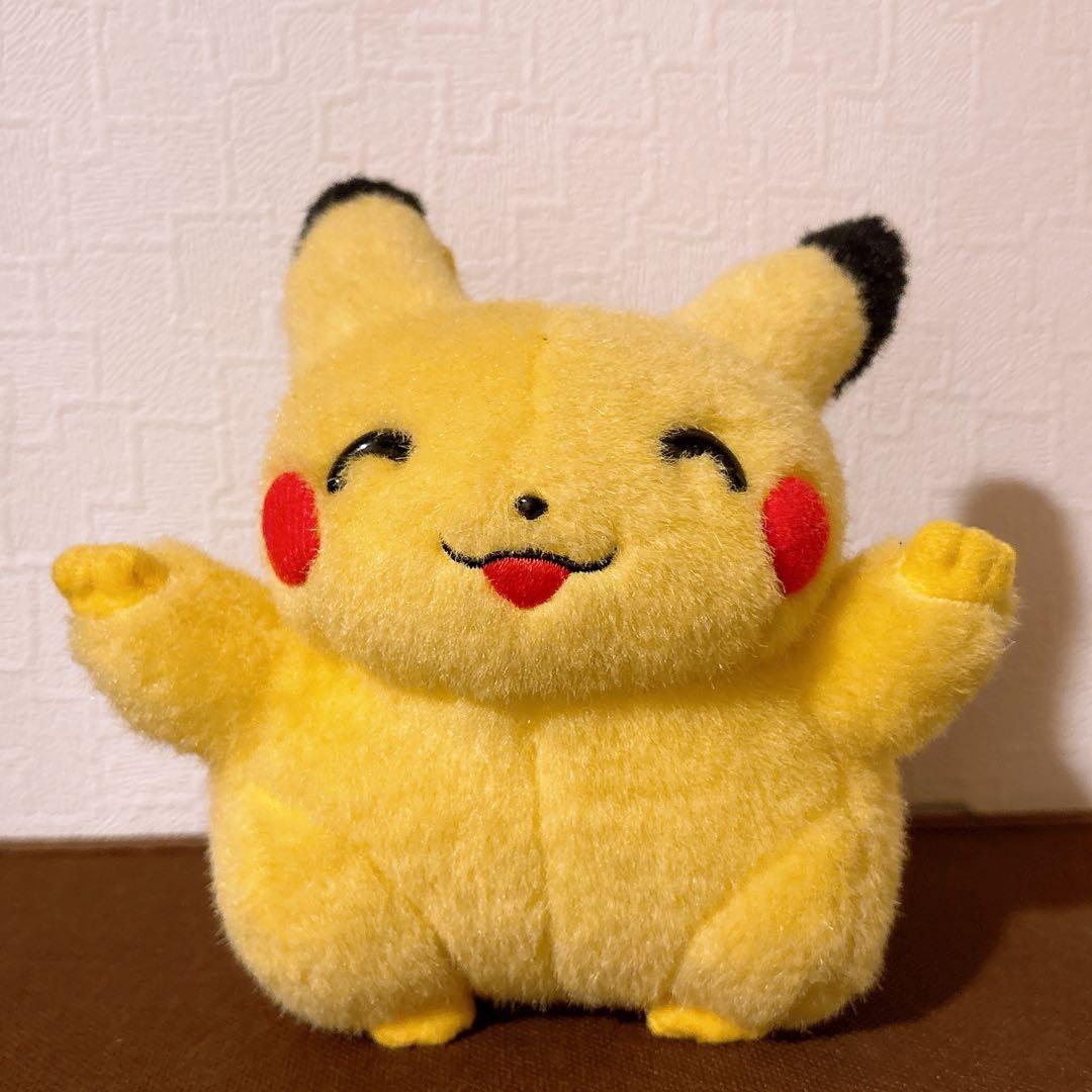 TOMY初期ピカチュウ ぬいぐるみ