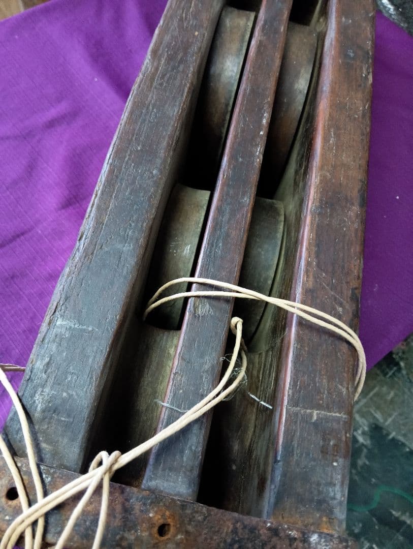 阿波國徳島藩蜂須賀家２５万７千石知行地内旧家蔵出２００〜２５０年前頃欅造井戸滑車