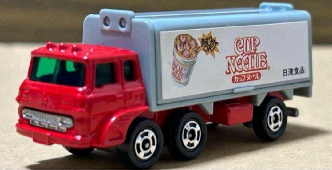 日本製 トミカ ふそう ウイングルーフトラック カップヌードル