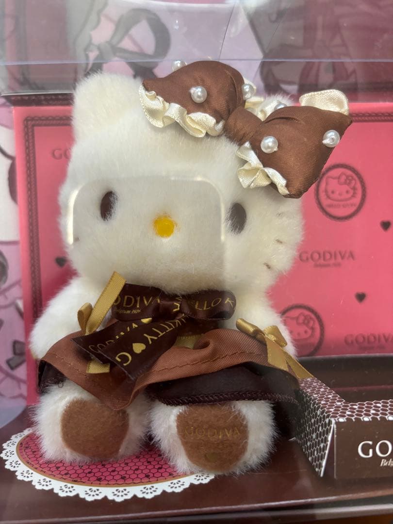 サンリオ　ハローキティ　GODIVA　ゴディバ　マスコットホルダー　2025