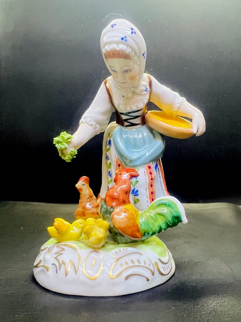 農婦 鶏 陶器 フィギュリン
