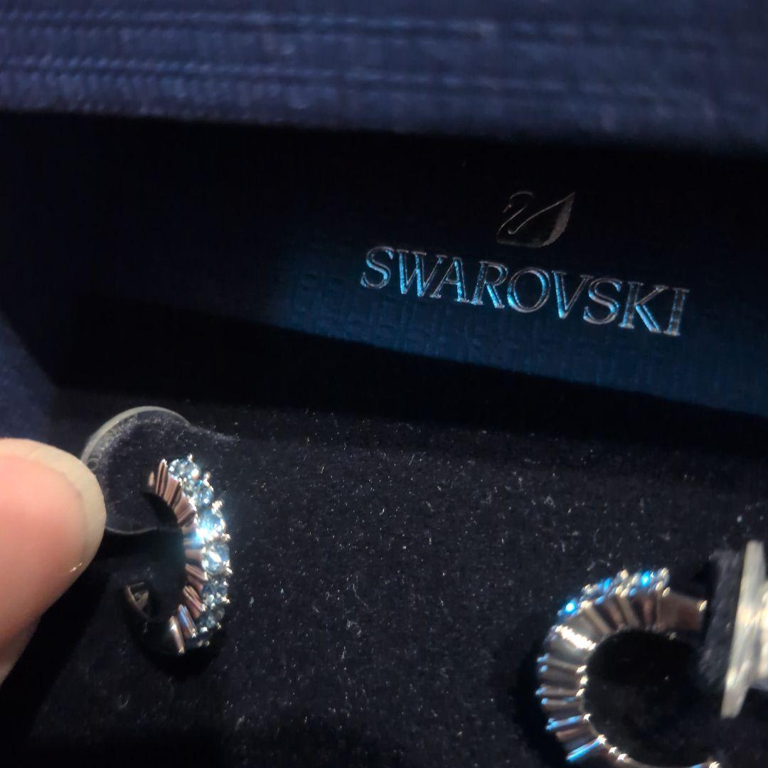 Swarovski ピアス
