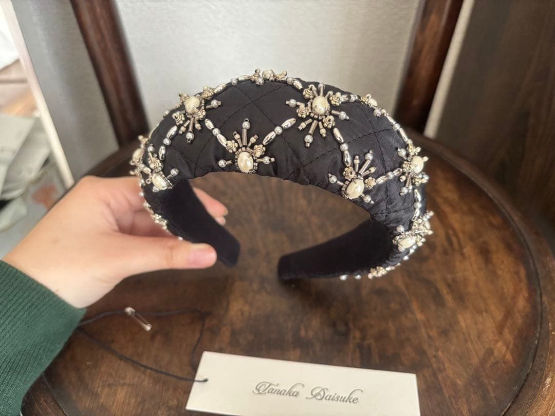 タナカダイスケ White pearl hair band Black