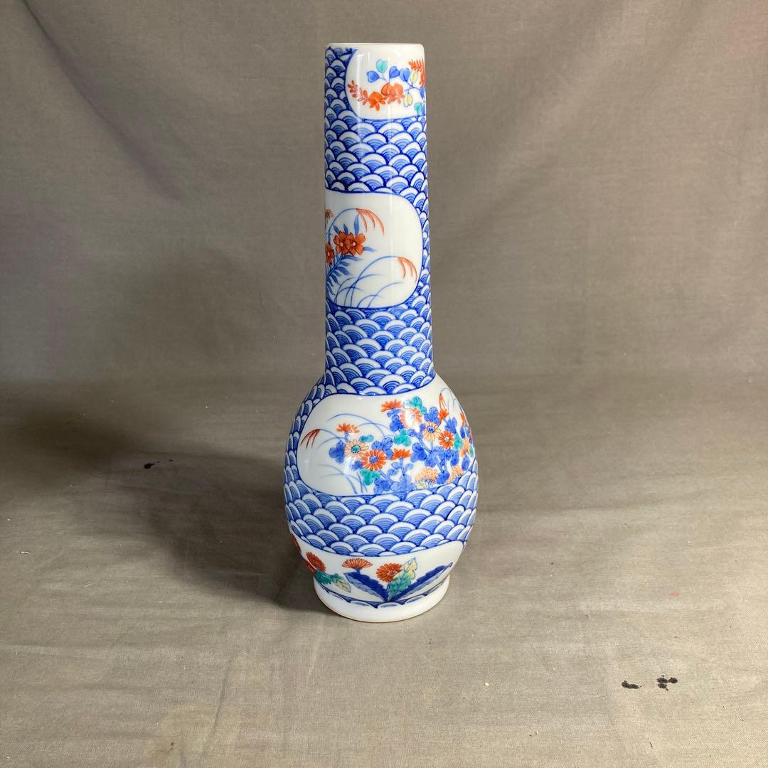 【市川光春】色鍋島の伝統　鍋島藩窯　御庭窯　市川光春作　波地紋花絵　花瓶