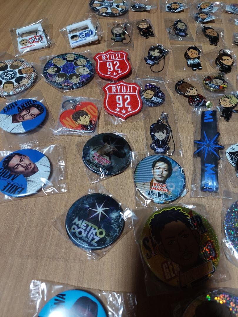 EXILE TRIBE缶バッジ他