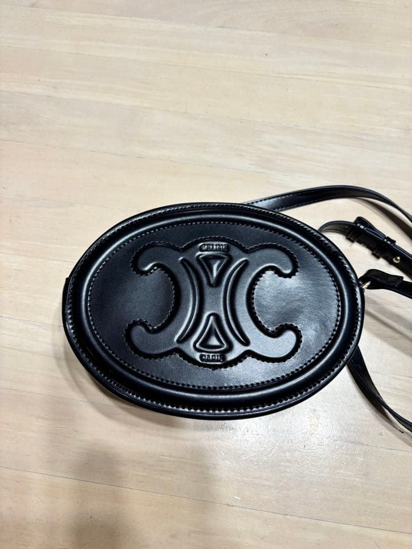 celineブラックオーバルショルダーバッグ