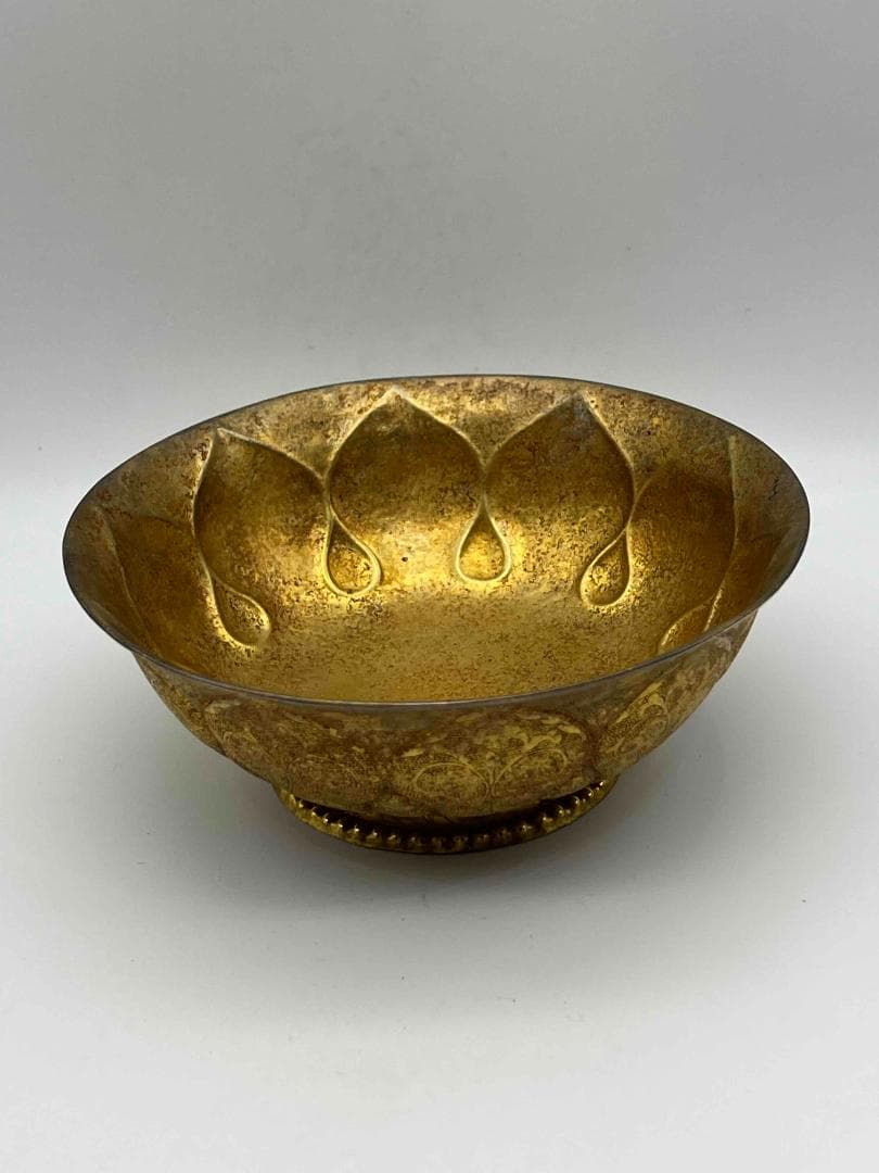 唐時代　金器　 金象嵌鏨彫吉祥蓮花瑞獣紋葵口鉢 百獣図　寅鳥紋(E-56)