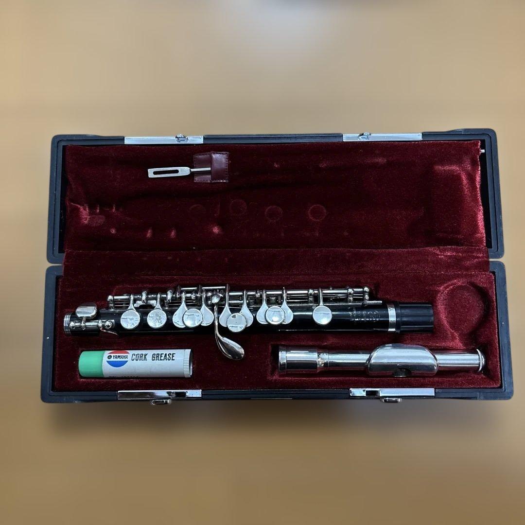 ピッコロ本体，ケースYAMAHA プラスチック製　中古　クロス付き(未使用品)