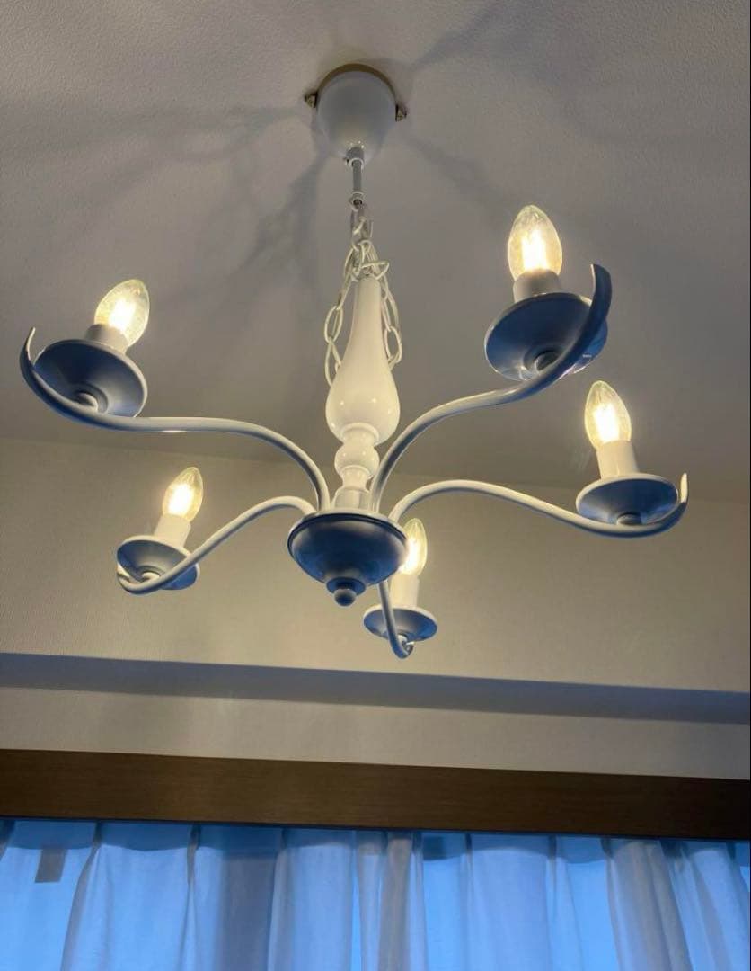 美品　フランフラン　シャンデリア　ホワイト　5灯　LED電球付き