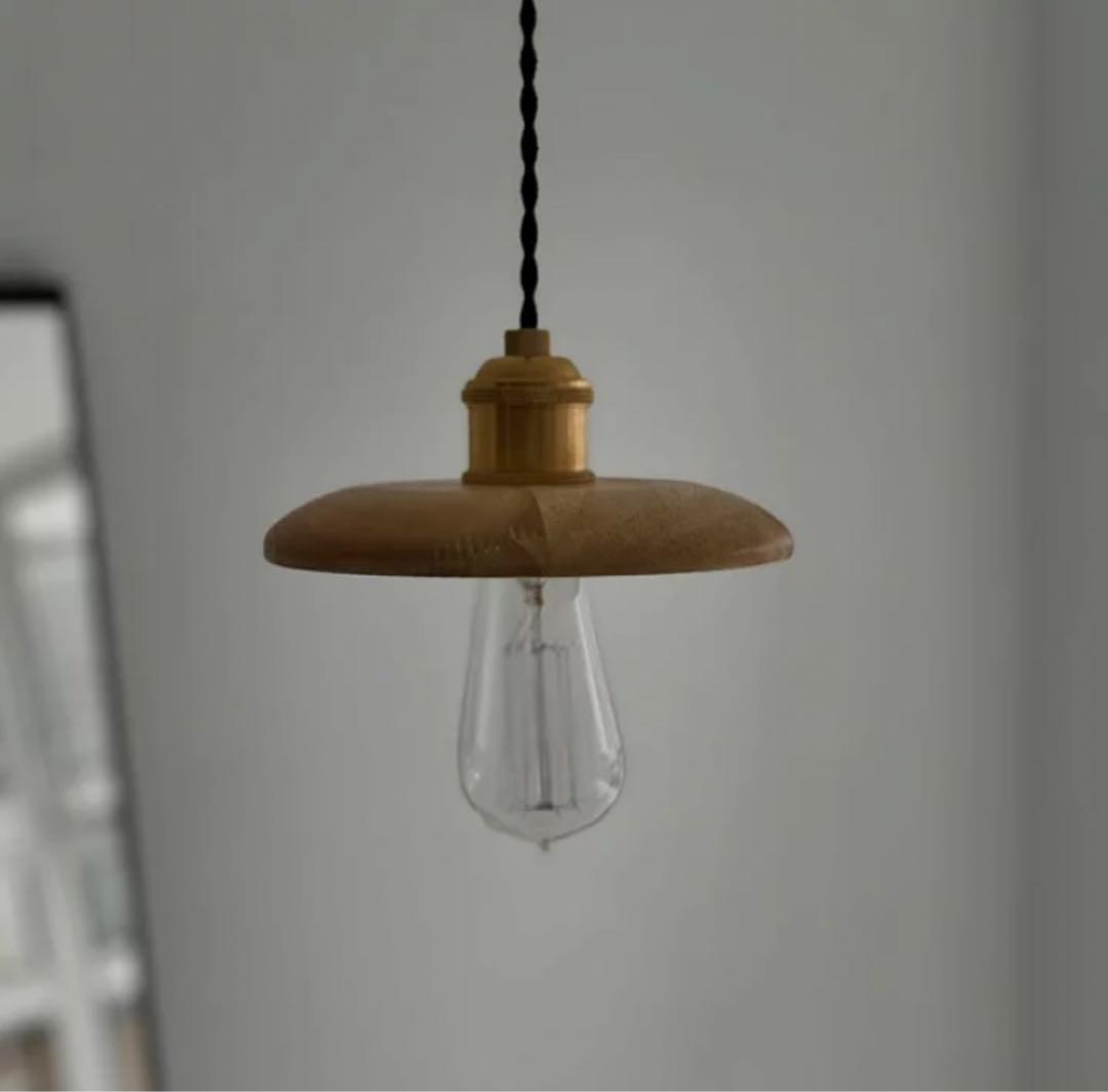 真鍮ソケットとウッドシェード