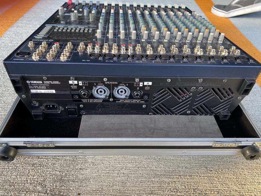 Yamaha EMX5016CF パワードミキサー