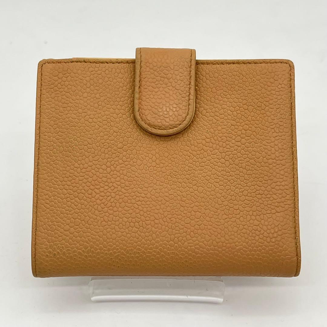 CHANEL 二つ折り財布 ココマーク キャビアスキン ロゴ入り ベージュ 本革