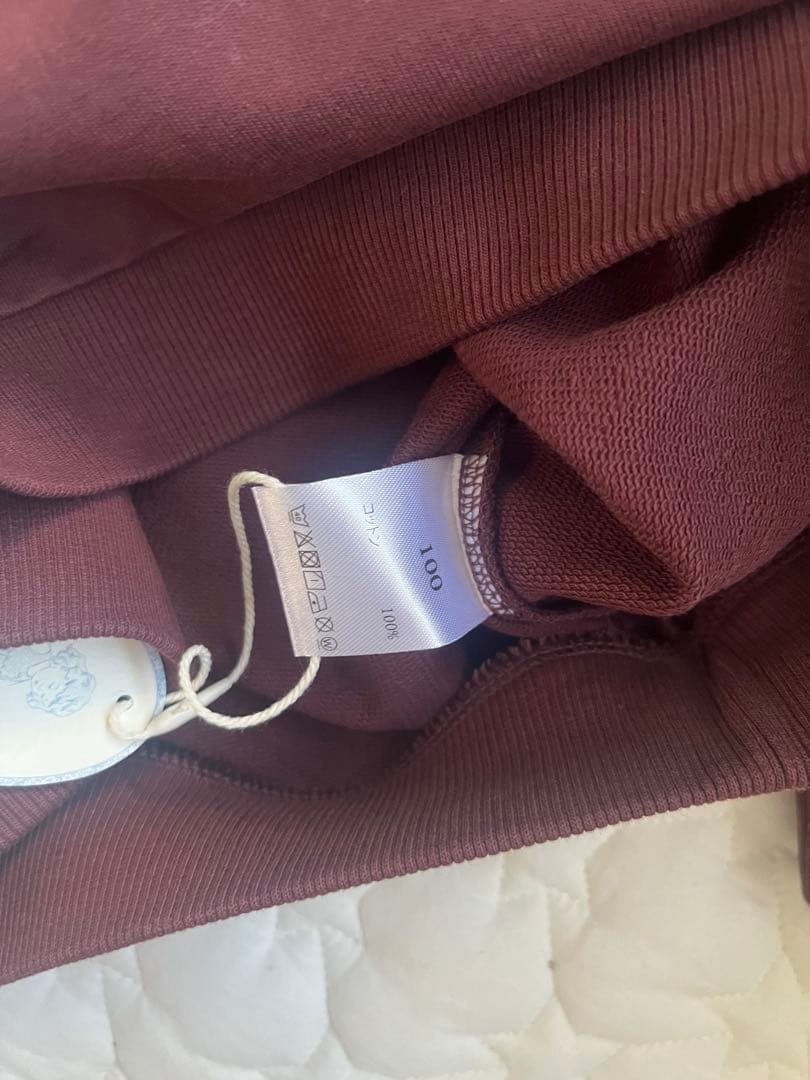 新品タグ付きhouse on the hill Sweatshirt 100