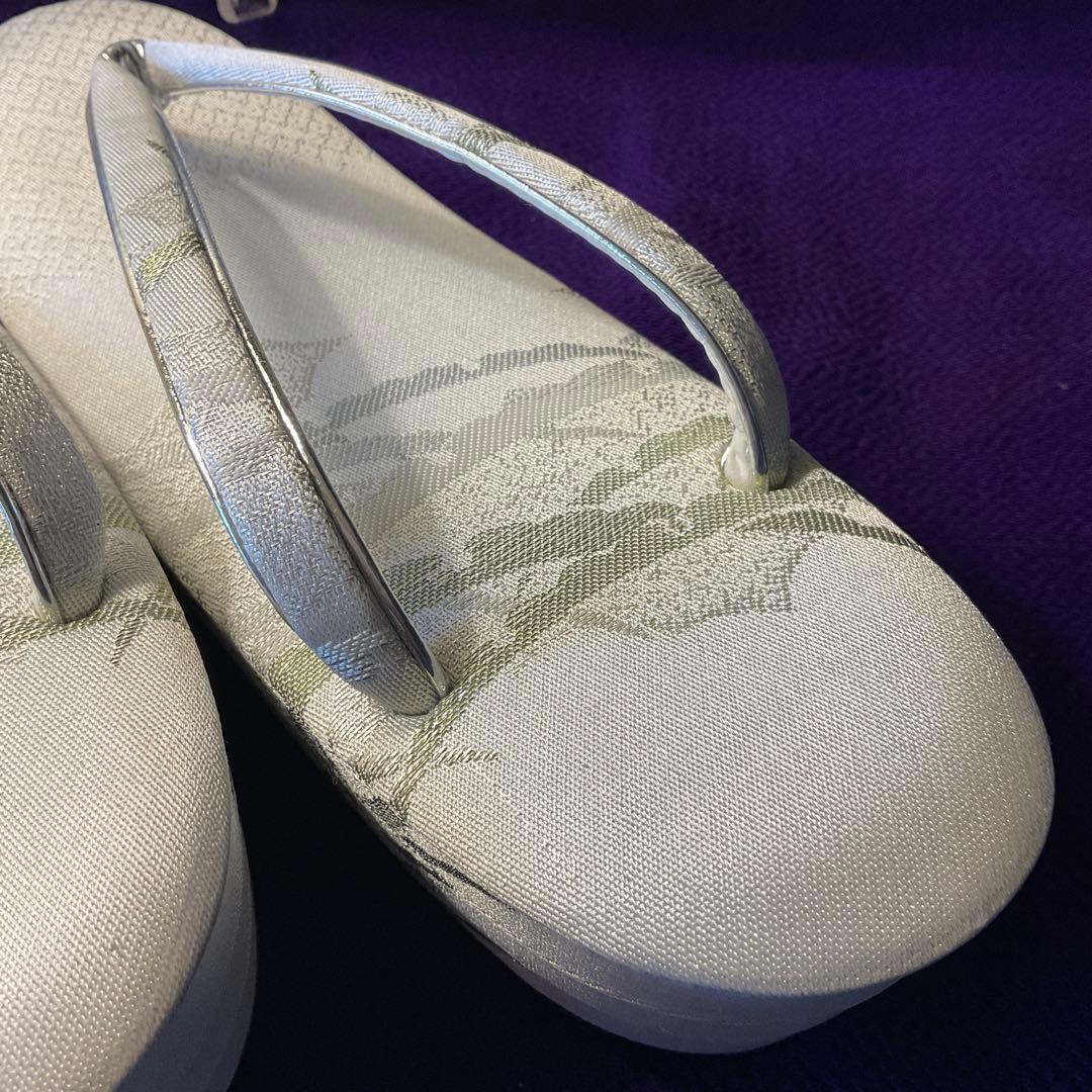 上品で華やかな雰囲気満載の　草履バッグセット　新品