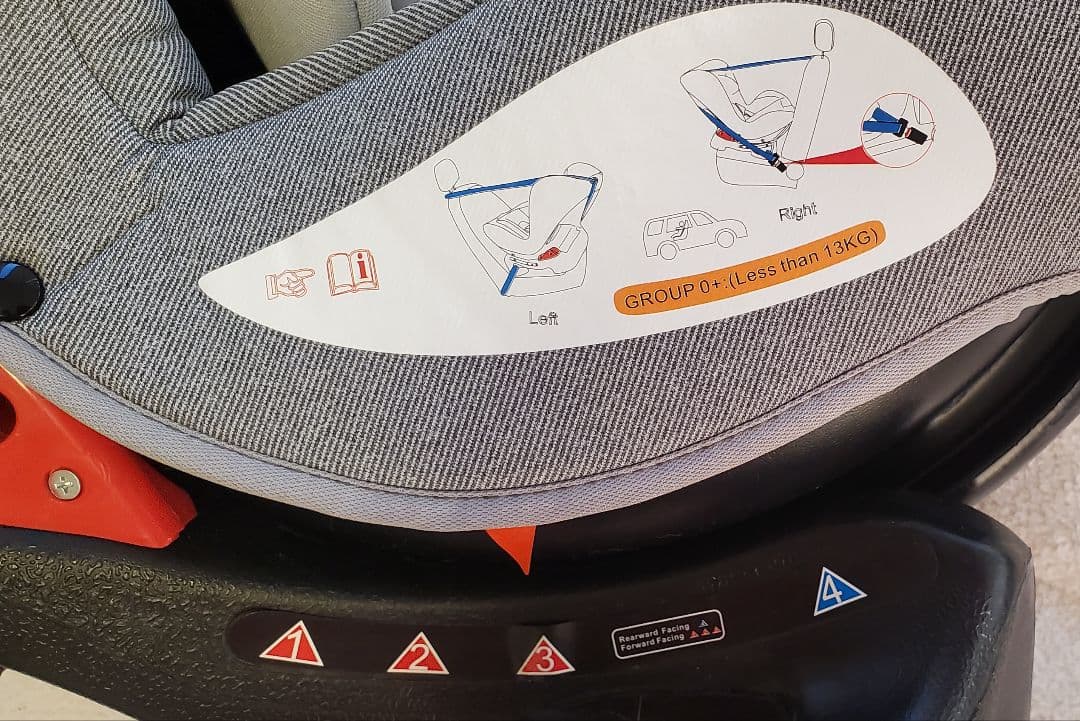 ニ*モ様 【新品同様】チャイルドシート アイリスプラザ シートベルト固定 新生児