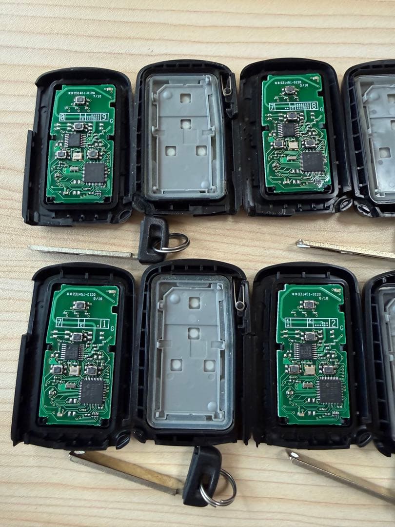 トヨタ純正 アルファード スマートキー (4つボタン) 4個 送料込み