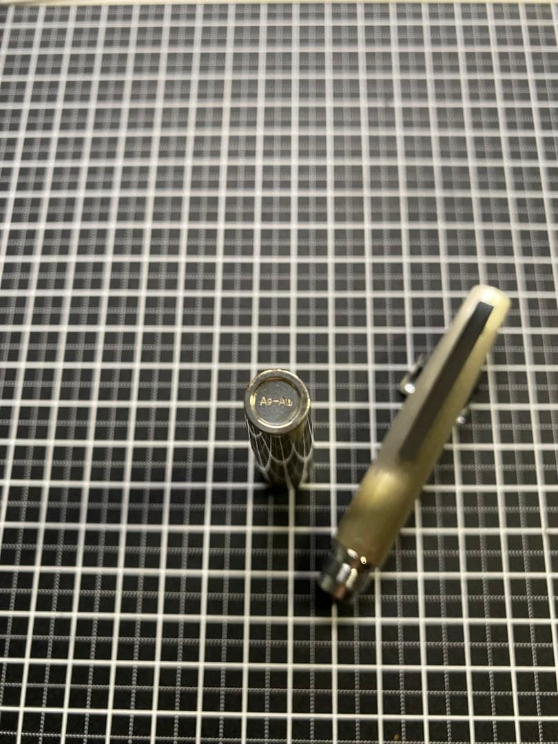 PLATINUM プラチナ・プラチナ　金銀合金　万年筆　字幅F程度