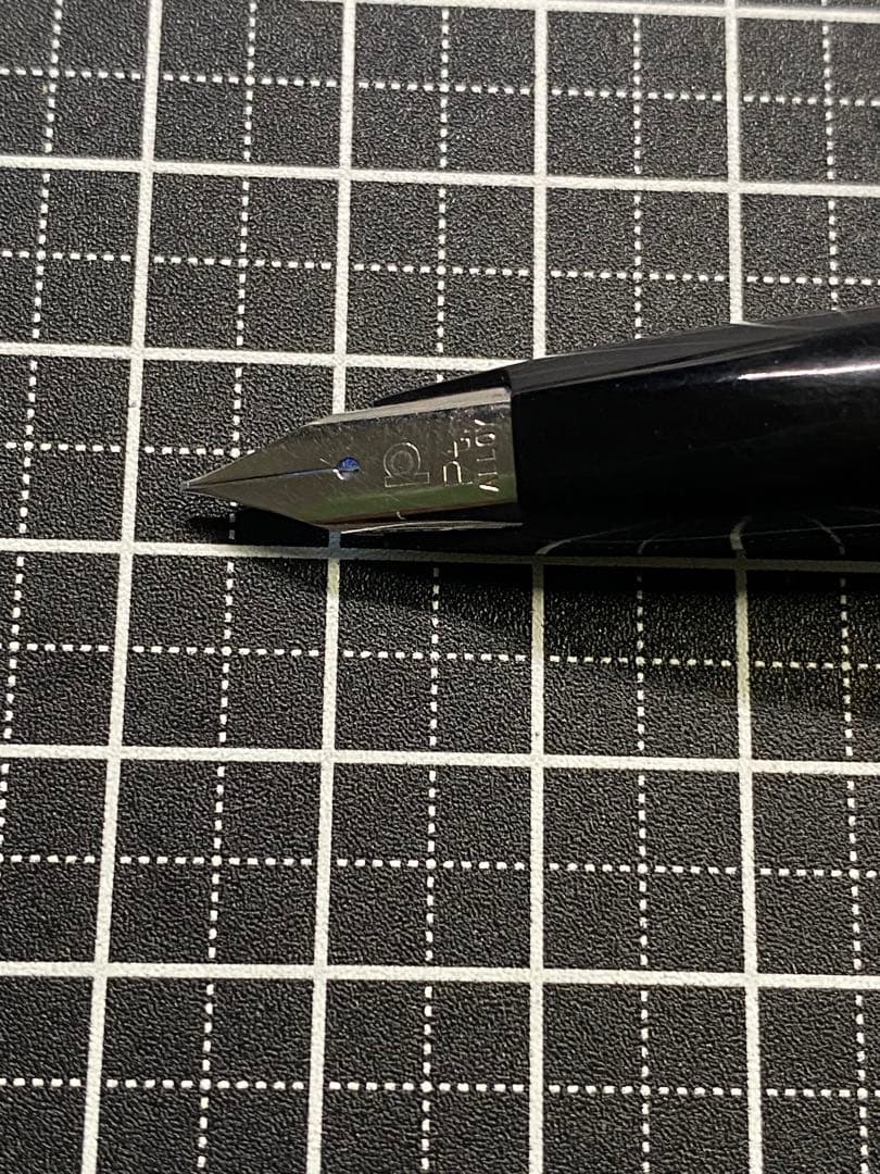 PLATINUM プラチナ・プラチナ　金銀合金　万年筆　字幅F程度