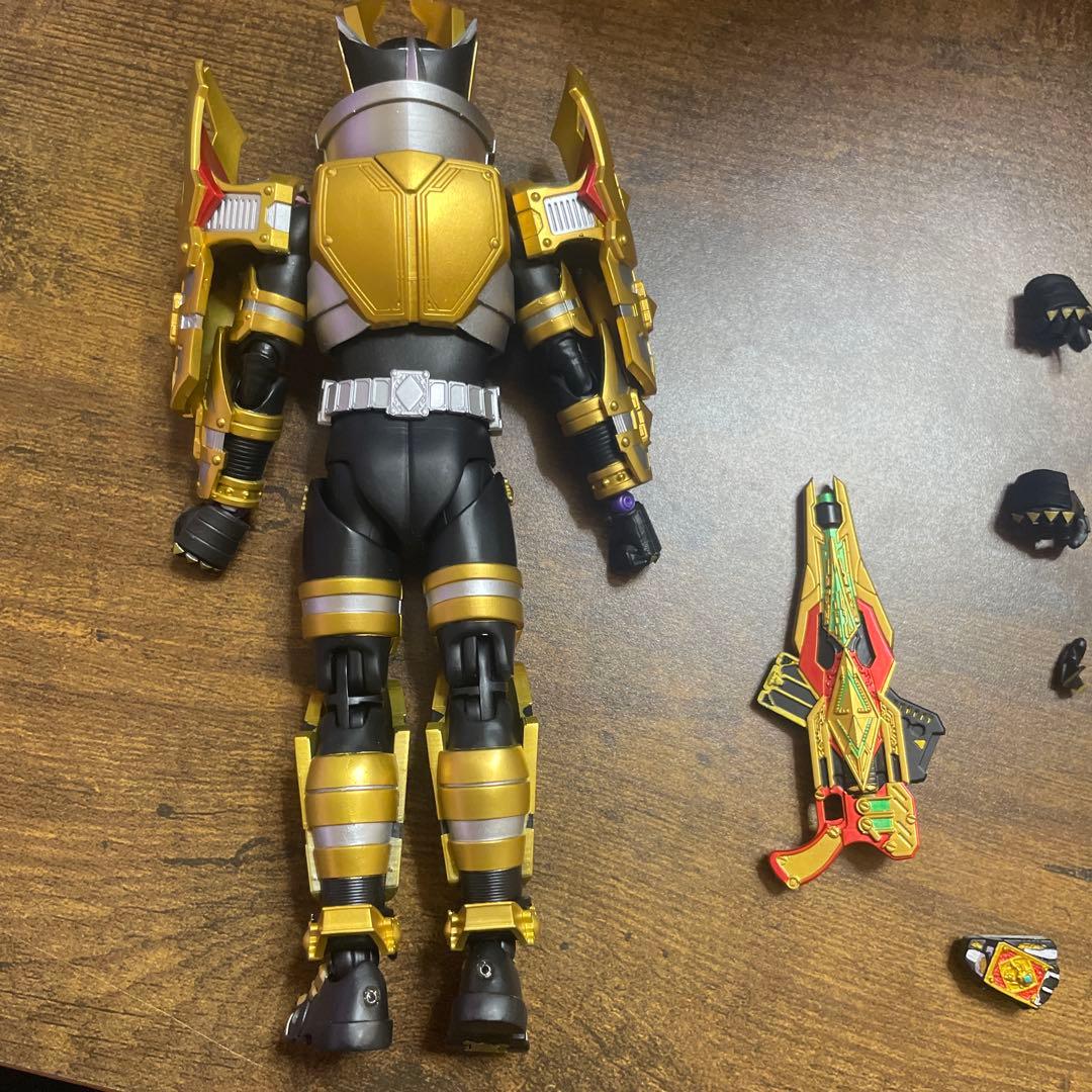 t*i様 「掘り出し」shf真骨彫規格カスタム　仮面ライダーギャレン　キングフォ