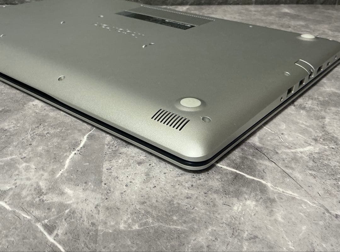 美品 DELL inspiron 17 インチ corei7 第10世代