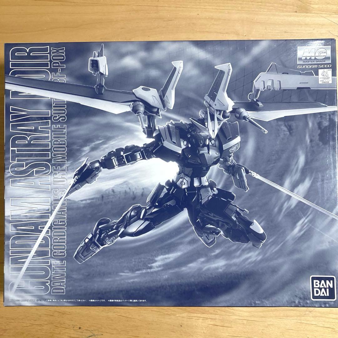 MBF-POX 「ガンダムアストレイ　ノワール」1/100スケール　MG