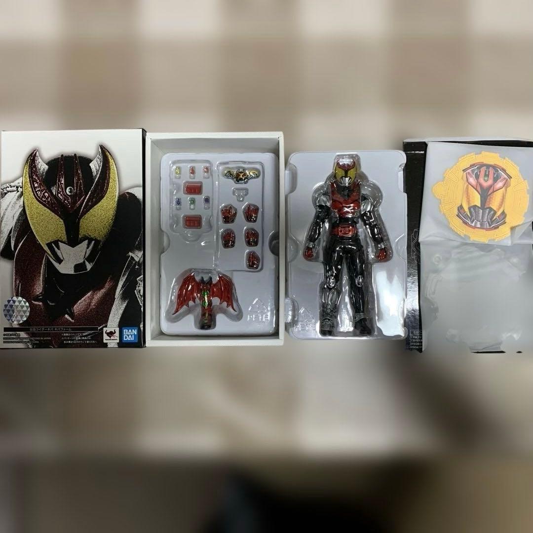 真骨彫仮面ライダーキバ