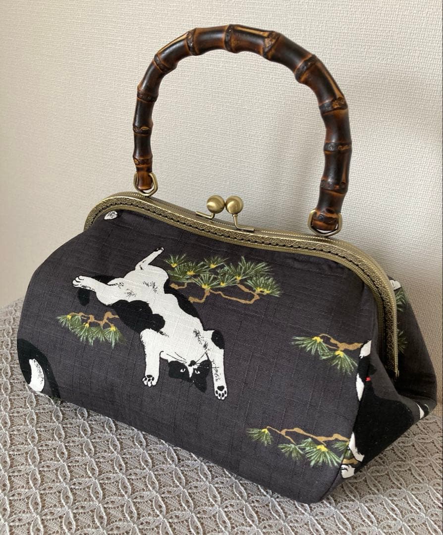 ❤️着物お出かけbag 猫と松　バンブーハンドルbag