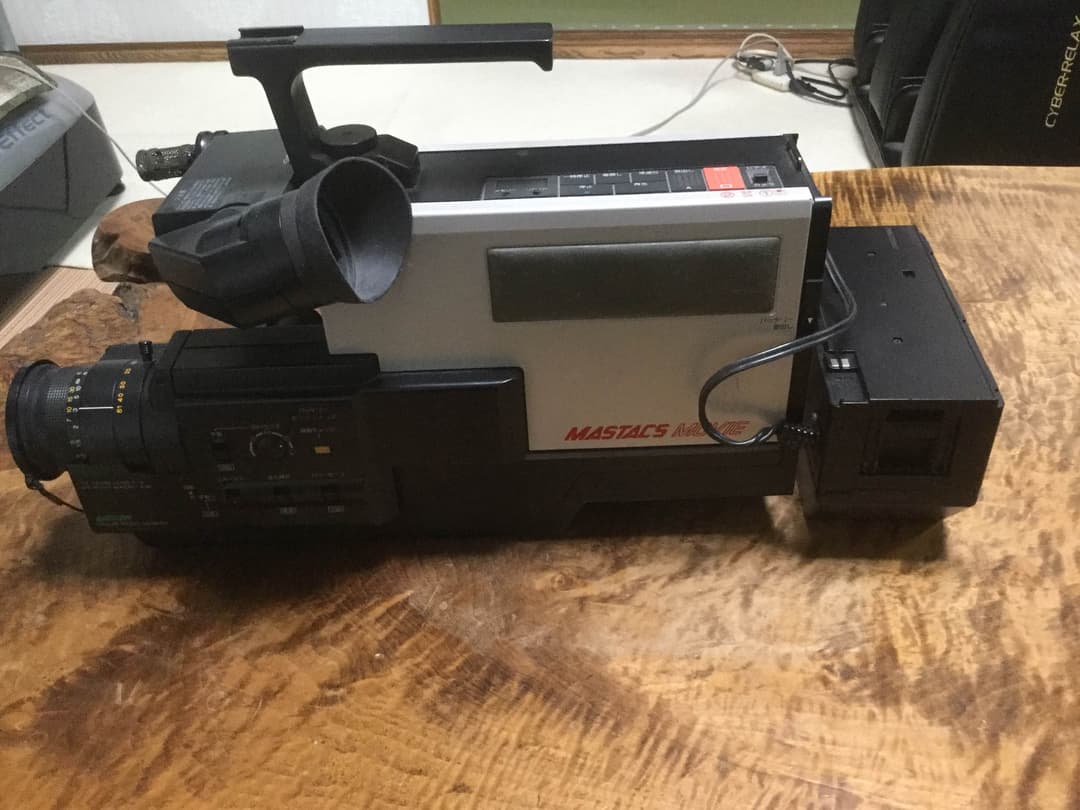 ビデオカメラMASTATS MOVLE