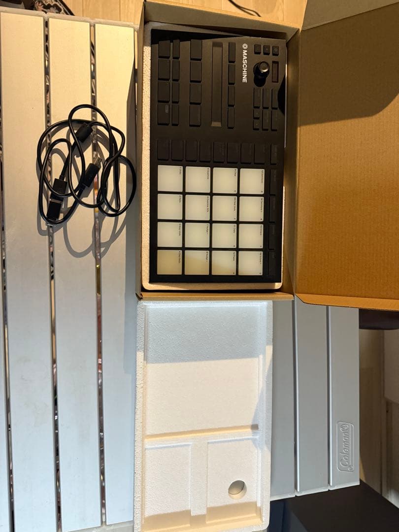 (NI) Maschine Mikro mK3 本体とケーブル
