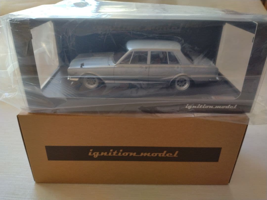 1/18 ニッサン スカイライン 2000 GT-R PGC10 シルバー