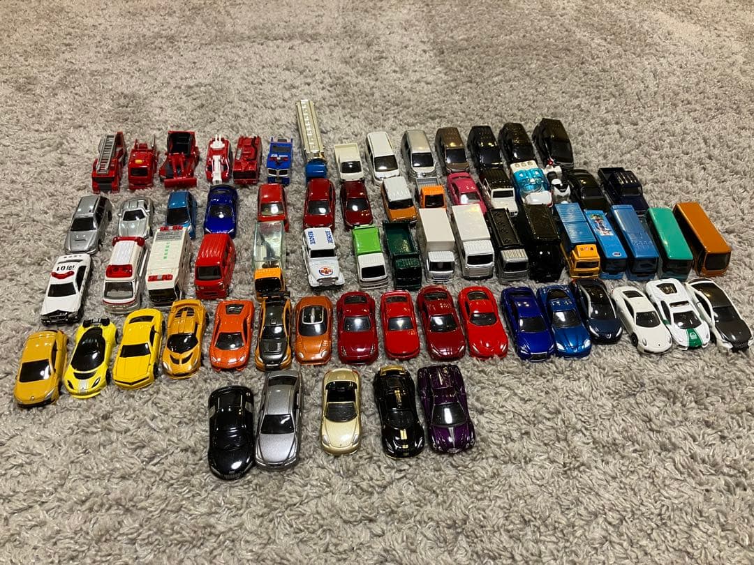 トミカ約68台 トイザらス 収納ケース付き