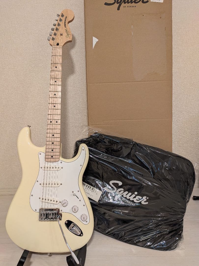 Squier エレキギター ホワイト