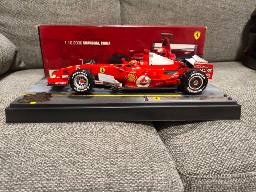 Hot Wheels Racing 1/18 ミハイルシューマッハ 91勝記念