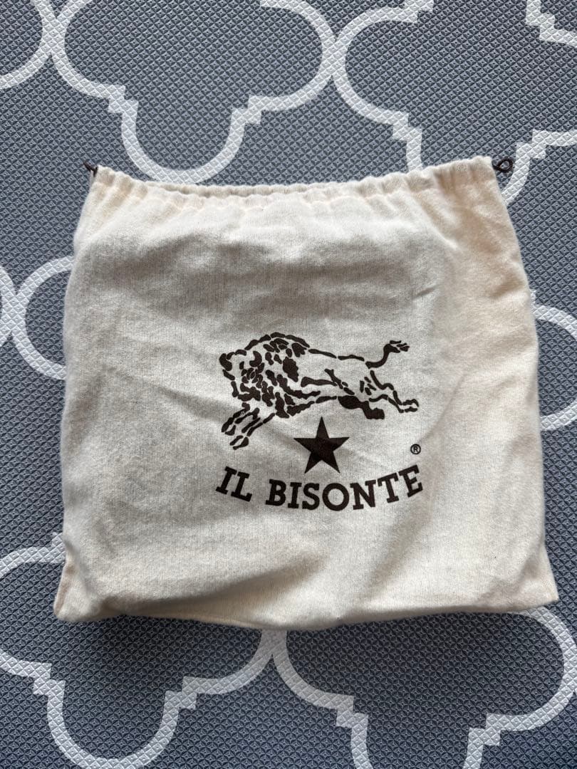 【美品】イルビゾンテ IL BISONTE ショルダーバッグ ロゴ型押し 本革