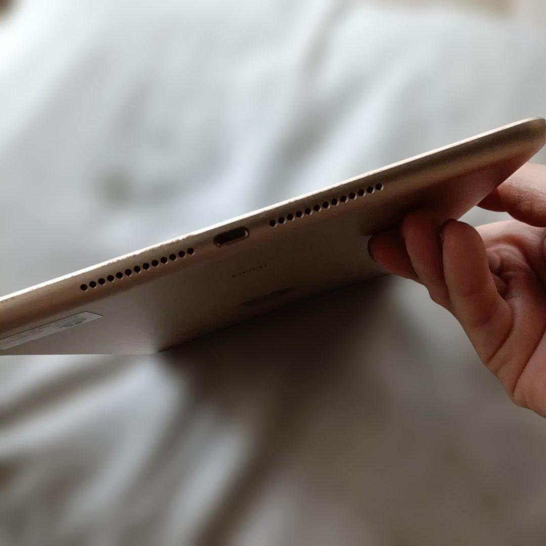 Apple iPad 第5世代　32GB