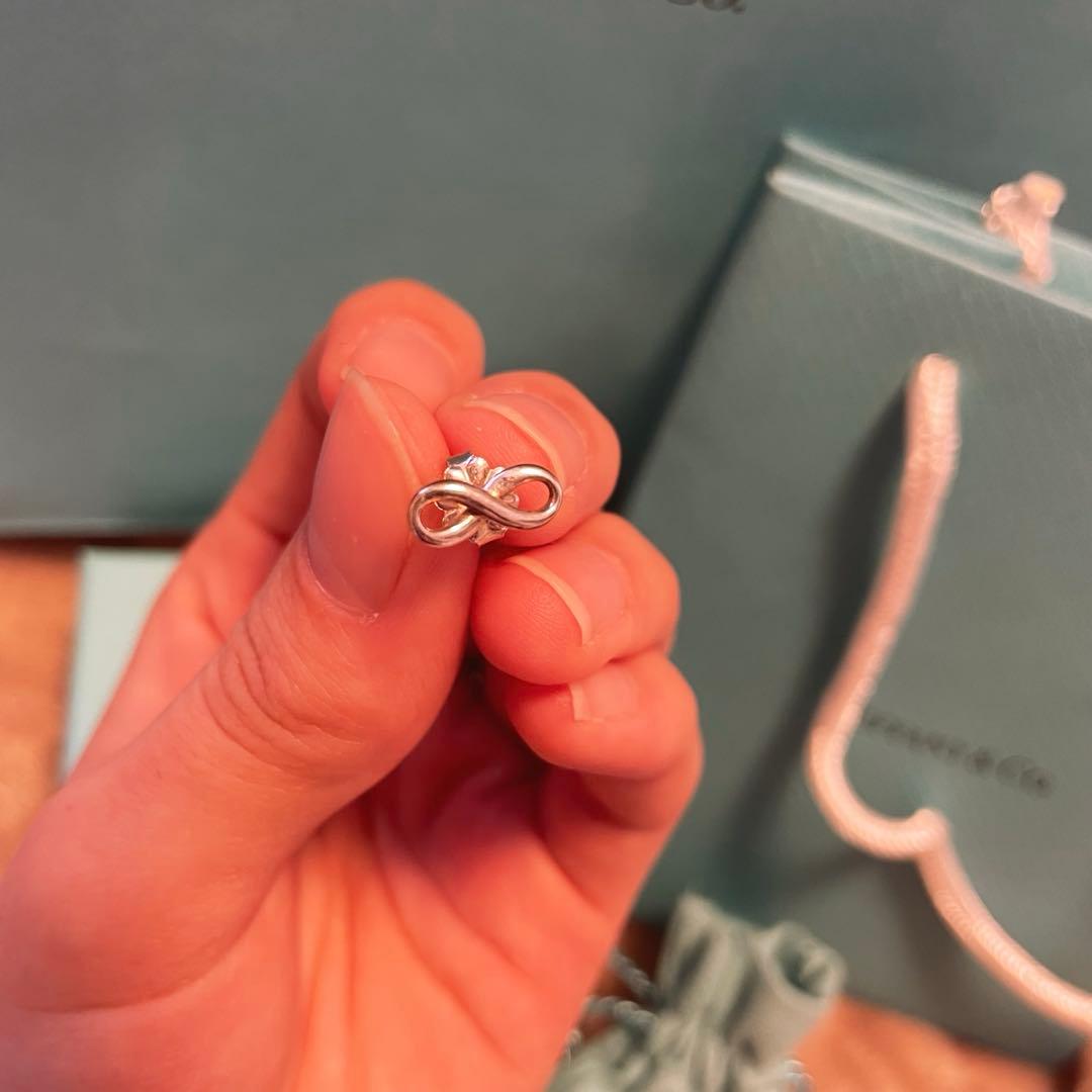 Tiffany & Co. 無限大モチーフピアス