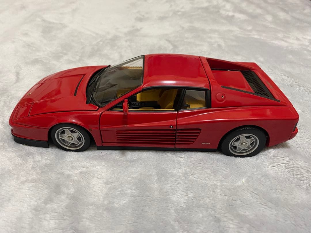 ミニカー HOTWHEELS Ferrari Testarossa 1/18