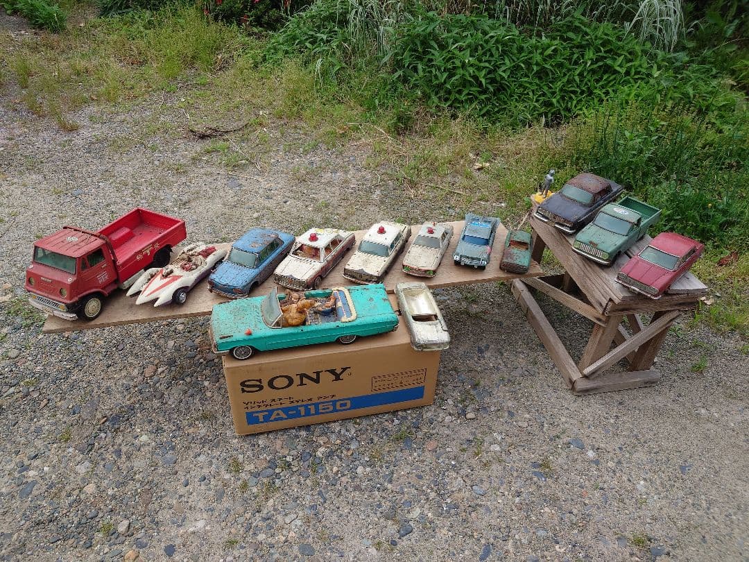 S*r様 ブリキのおもちゃ　車