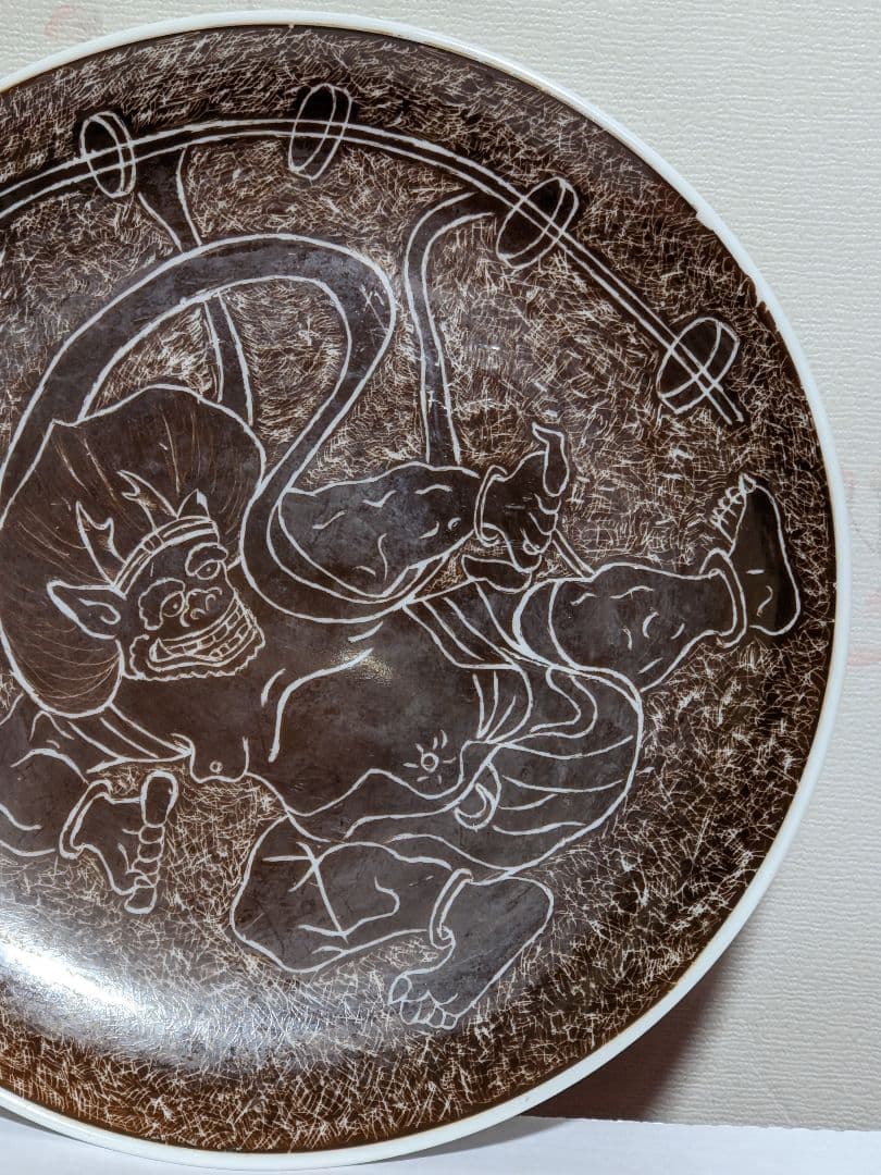 ⭐九谷焼 鉄銹掻落し風神図飾り皿 吸坂手 明治時代 掻き落し骨董品レア物飾り