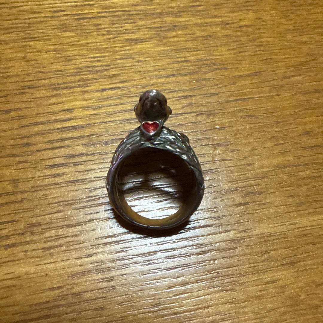 ヴィヴィアンウエストウッドのスネークリン