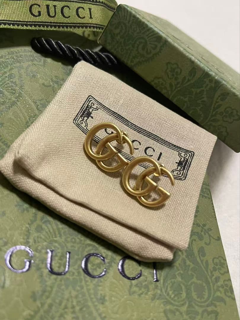 グッチ ピアス 両耳 GG ロゴ スタッズ ピアス