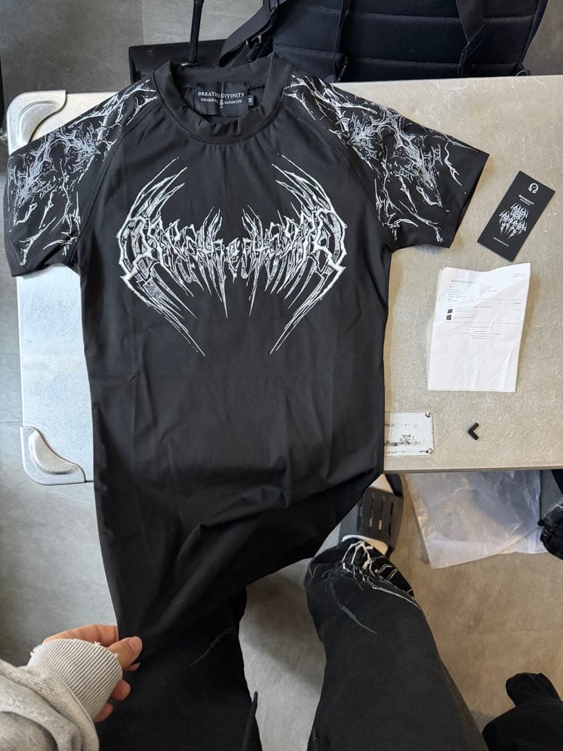 Breathe divinity コンプレッションT 試着のみほぼ新品